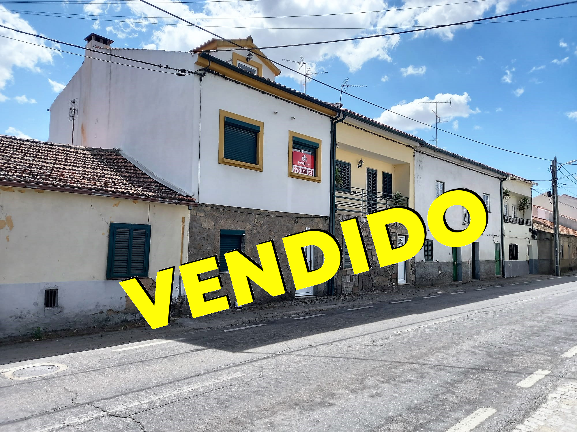 Imagem Moradia com espaço exterior e Garagem - 87.500,00€ - Valverde