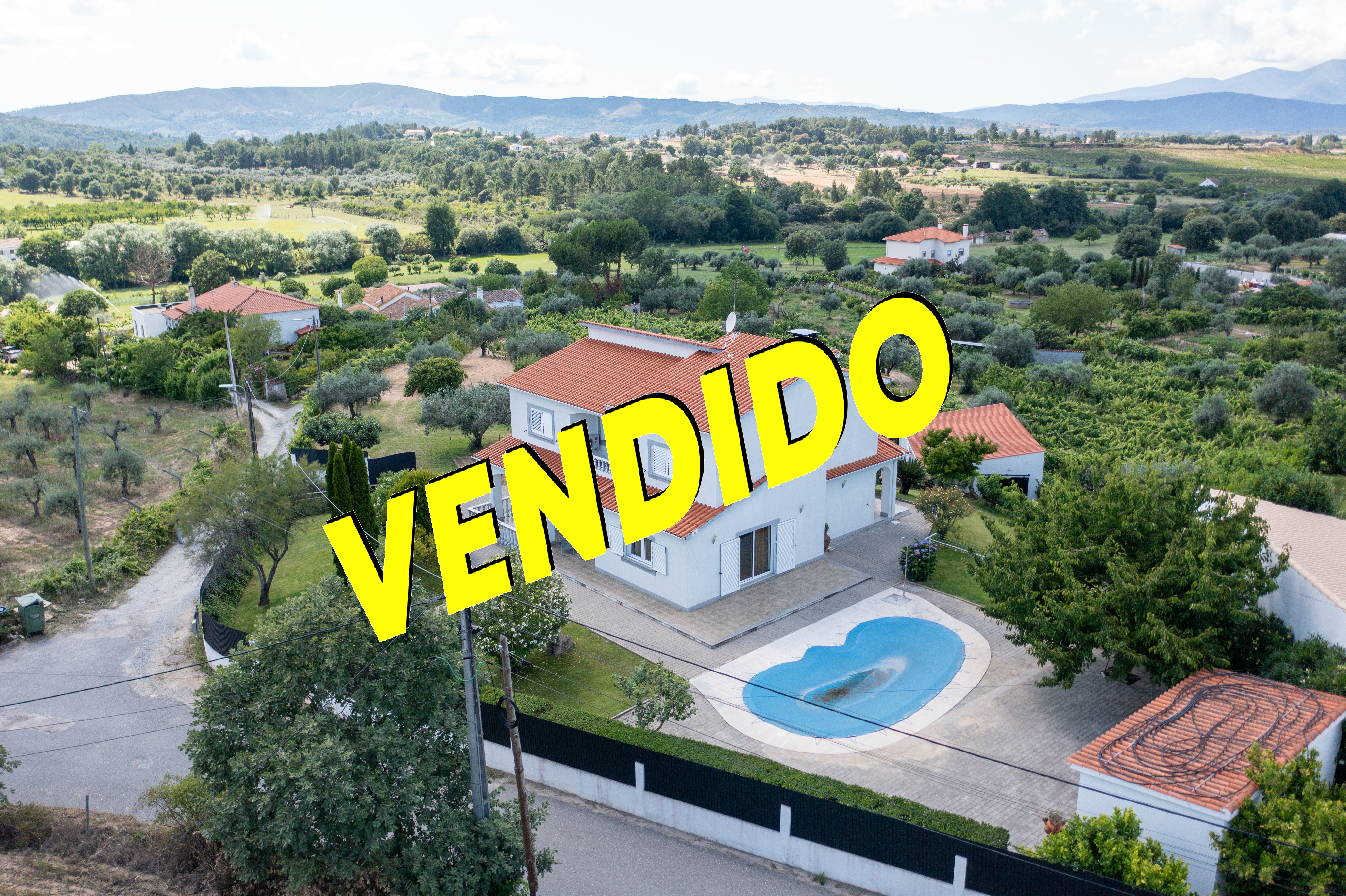 Imagem Moradia V4 com Terreno - 420.000,00€ - Fundão (Vale de Canas)