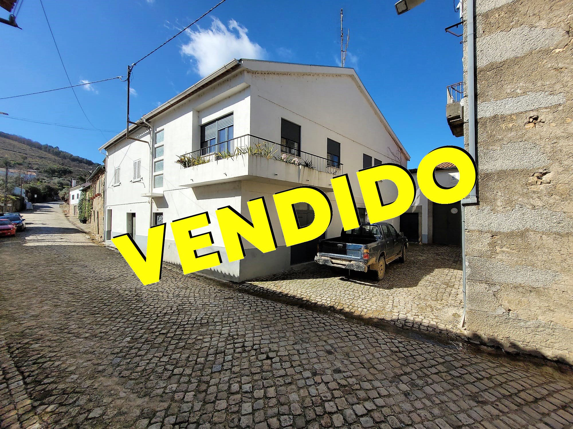 Imagem Moradia v3 com Garagem - 97.500,00€ - ALDEIA NOVA DO CABO