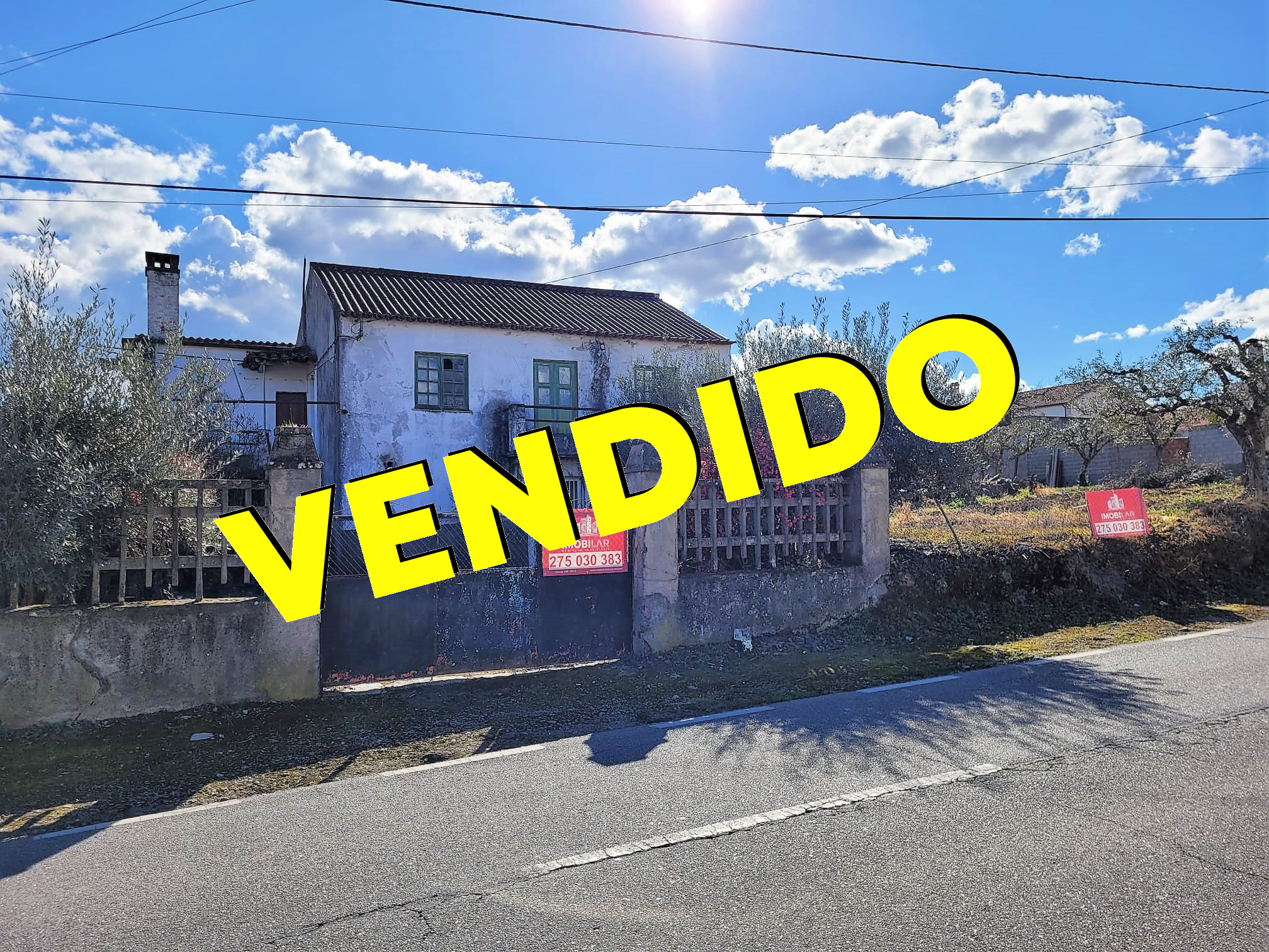 Imagem Moradia a necessitar de obras - 57.500,00€ - Valverde (Carvalhal)