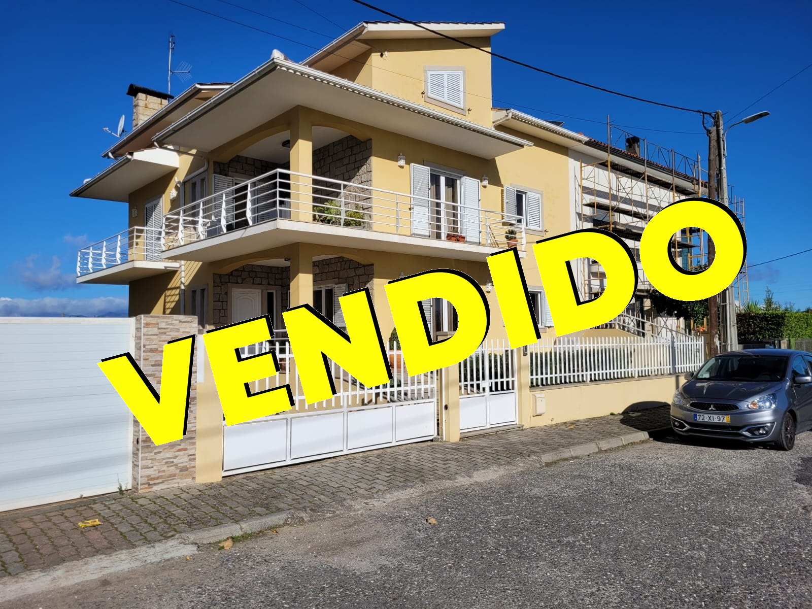 Imagem Moradia Geminada c/ Garagem - 285.000,00€ - Valverde, Fundão