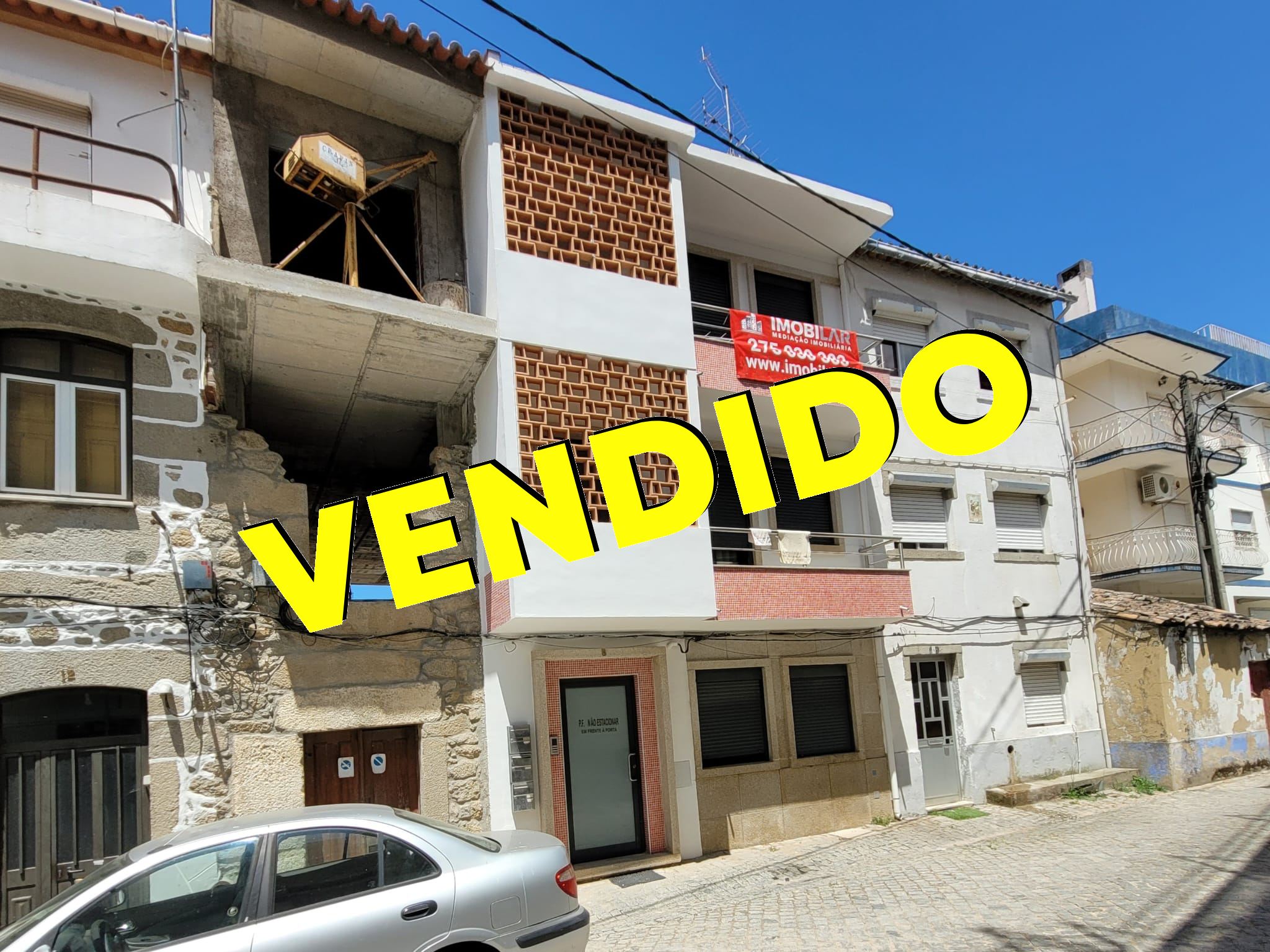 Imagem Prédio c/ 3 Apartamentos - 202.500,00€ - Fundão