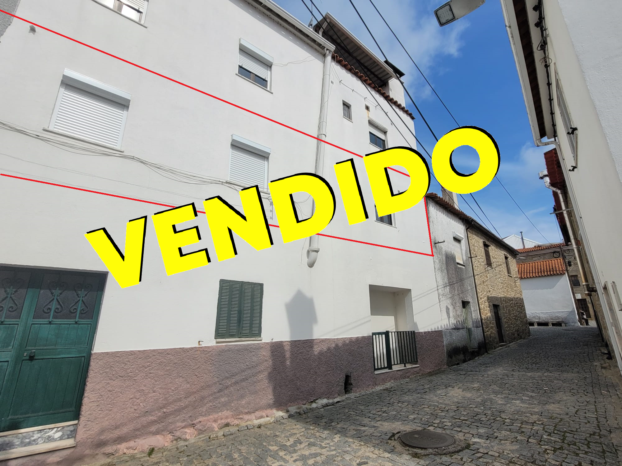 Imagem Apartamento T2 c/ Terraço - 67.500,00€ - Valverde, Fundão